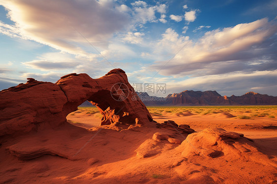 红色沙岩石头图片