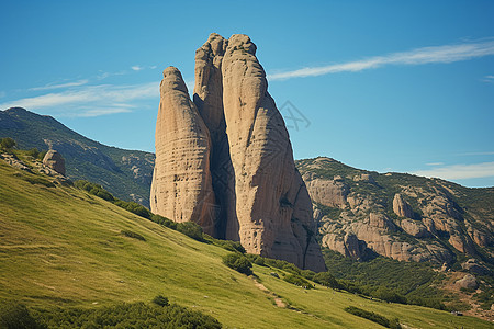 巍峨的岩石山脉景观图片