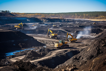 大型开采煤矿现场图片