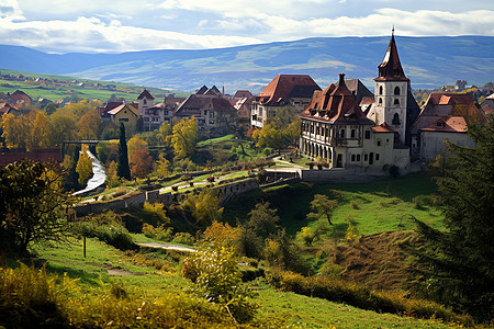 夏季山间欧洲传统城堡建筑背景图片