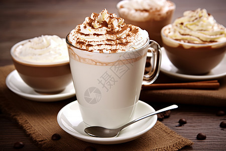 精心制作的奶油巧克力咖啡图片