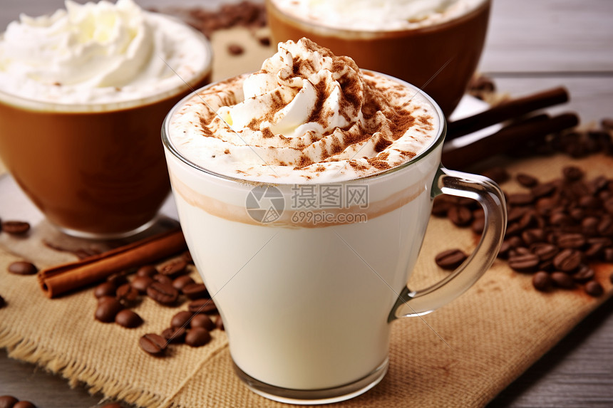 美味的奶油巧克力咖啡图片