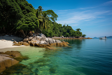 海滩与群山相图片