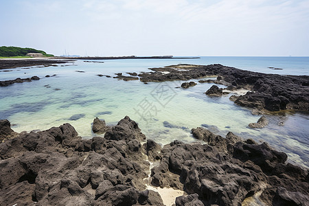 海滩上蔚蓝的海水背景图片