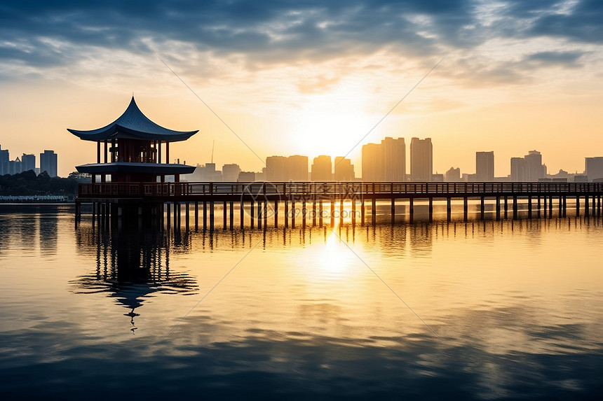 夕阳映照的城市美景图片