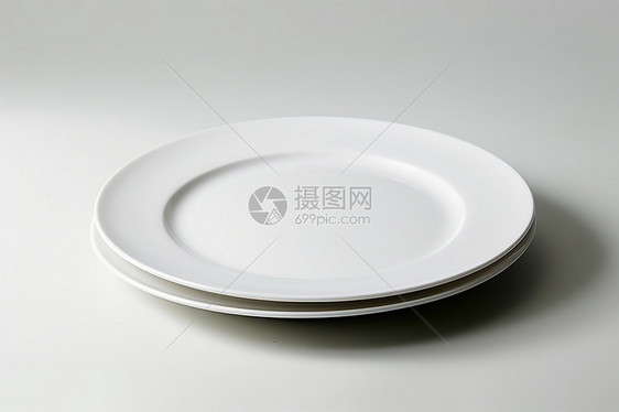 白色扁平瓷盘图片