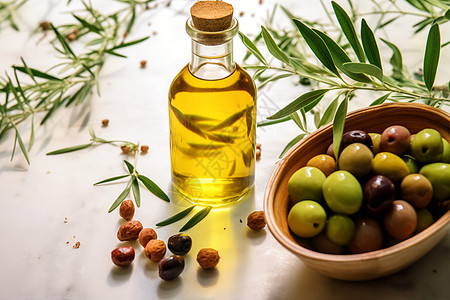 新鲜榨制的橄榄油图片