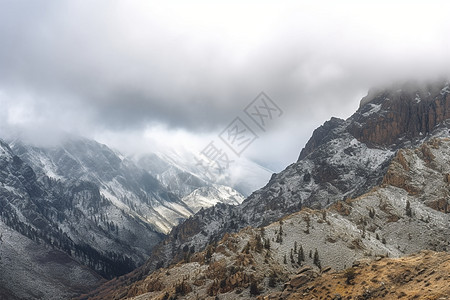 冰雪覆盖的山脉景观图片