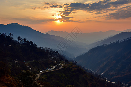 山脉上的夕阳背景图片