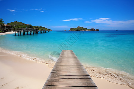 蔚蓝海水的热带度假海滩背景图片