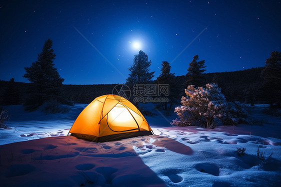 雪夜露营图片