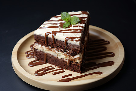 盘中美味的巧克力蛋糕背景图片
