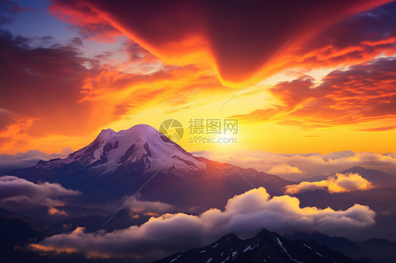 日出时分的绚丽山脉图片