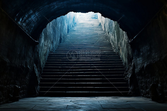 阴暗的隧道楼梯图片
