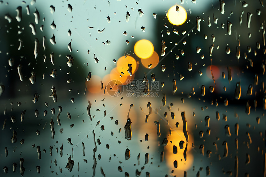 布满雨滴的窗玻璃图片