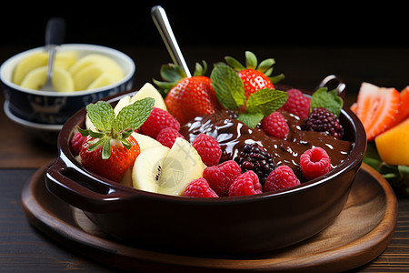 美味的巧克力水果盘图片