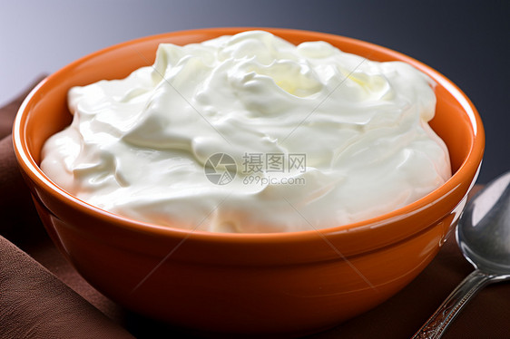 碗中绵密的新鲜奶油图片