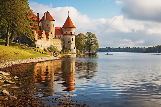 湖畔古堡的美丽景观图片