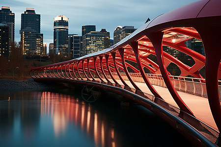 河流上的现代设计大桥图片