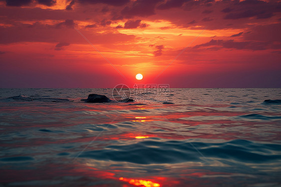 夜幕降临的海天一色景观图片