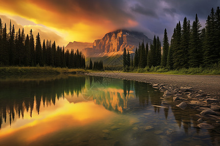 夕阳下山脉映衬湖水中的奇景背景图片