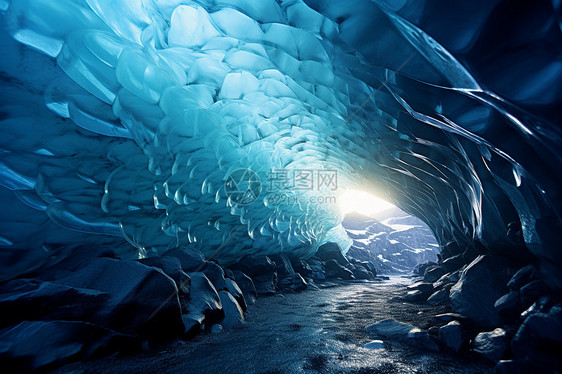 冰雪奇景冰洞中的光影图片