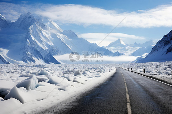 冰雪中的旅程图片