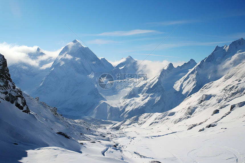 冰雪皑皑的高山景观图片