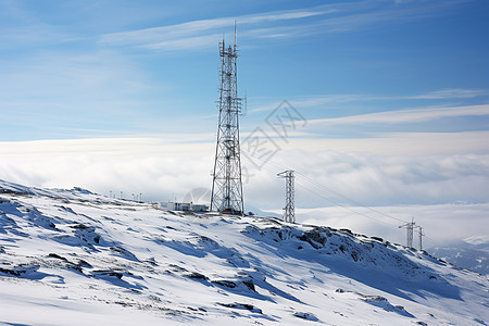白色世界的无线电塔高清图片