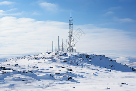 白色电线雪地上的无线电塔背景