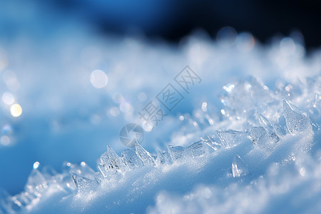 冰晶水滴下的雪花图片