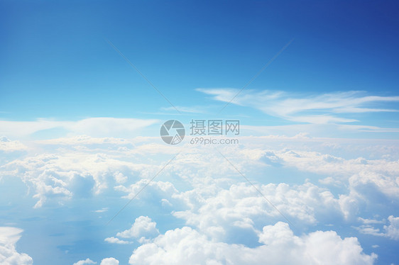 飘逸云层下的天空景观图片