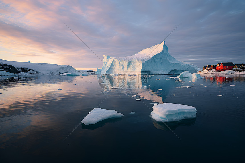 大海中漂浮的冰川图片
