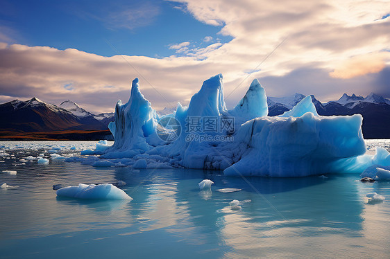 蓝天下的冰川图片