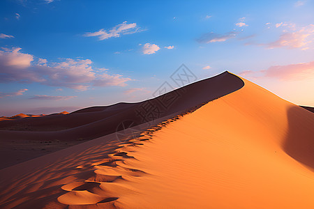 日落时的撒哈拉沙漠景观图片