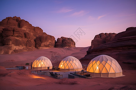 沙漠中的穹顶建筑图片