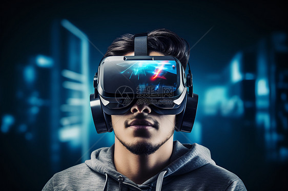 操作VR眼镜的人图片