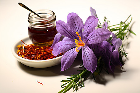 紫色花和红辣椒图片