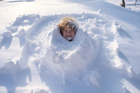 冬季欢乐的雪堆游戏高清图片