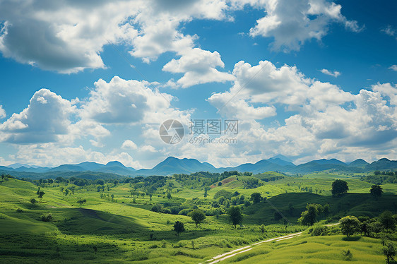 山峦云海的田园风光图片