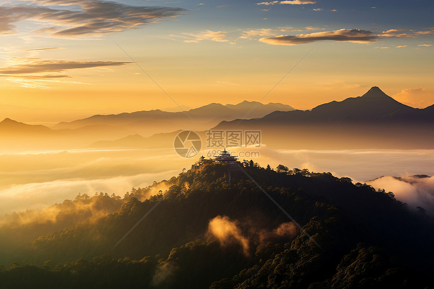 夏季日出山谷的云海景观图片