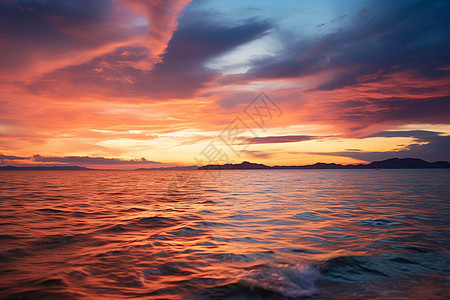 海岸线上的日落晚霞图片