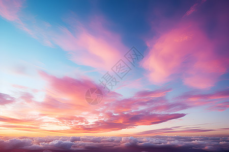 夕阳下彩云背景图片