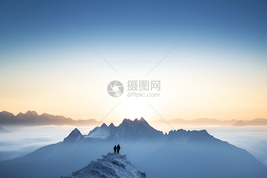 白雪皑皑的日出山谷景观图片