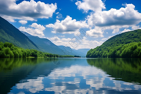风景优美的山川湖泊图片