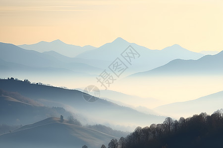 山脉迷蒙静谧美景图片