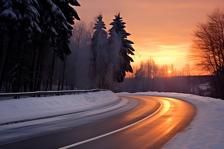 雪中公路图片