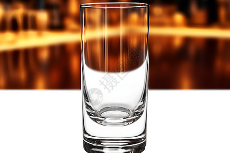 桌上的玻璃杯背景图片