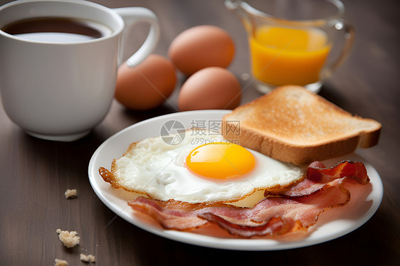 桌面上健康的煎蛋图片