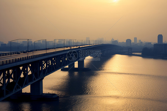 一座横跨河流的桥梁图片